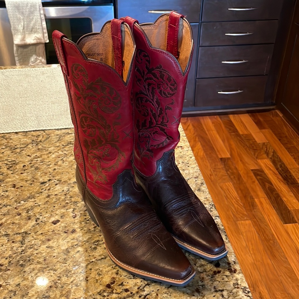 Twisted X women’s cowboy boots